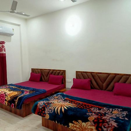 Hotel Shri Girraj Residency Mathura Exteriér fotografie