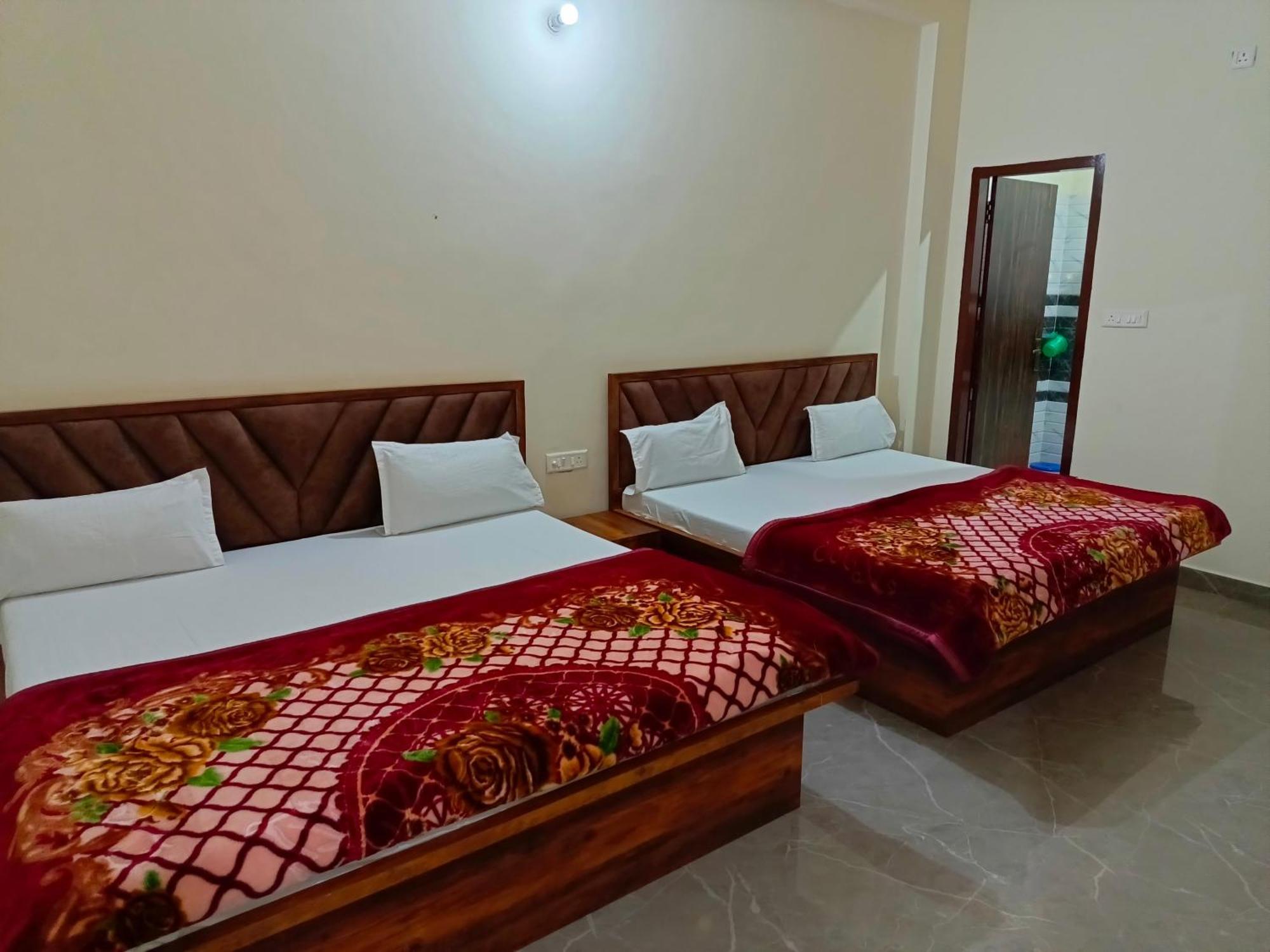 Hotel Shri Girraj Residency Mathura Exteriér fotografie