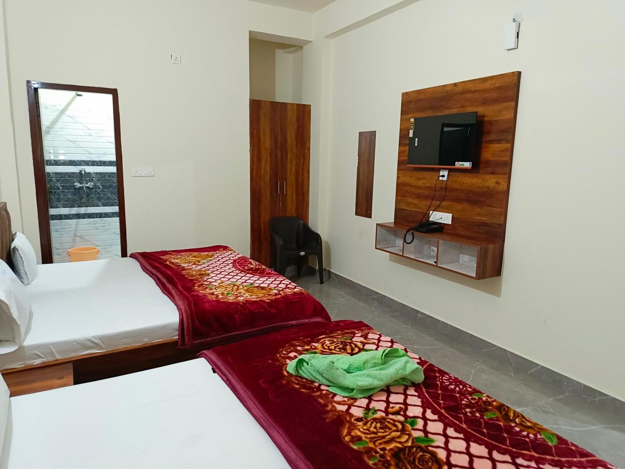 Hotel Shri Girraj Residency Mathura Exteriér fotografie